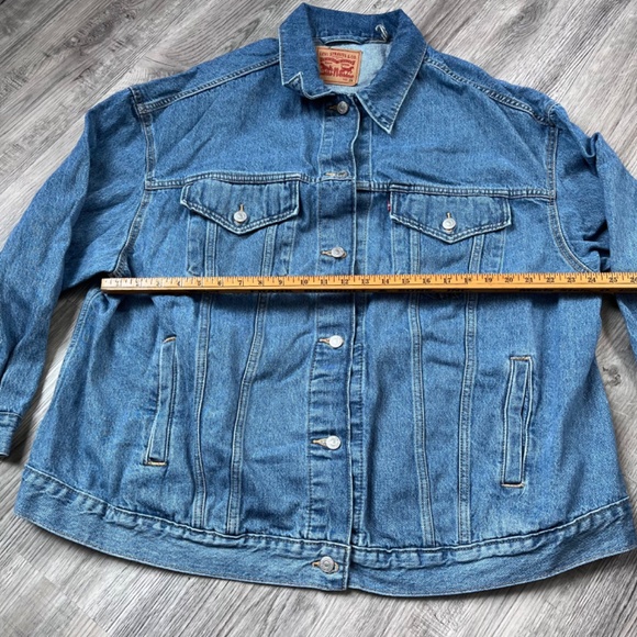 Levi's Women's Plus Size Original Denim Trucker Jacket Jean Jacket Women's 2X - Picture 4 of 10